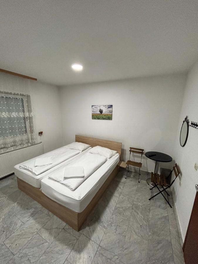 Sobe Zimmer Frei Pozega Zewnętrze zdjęcie