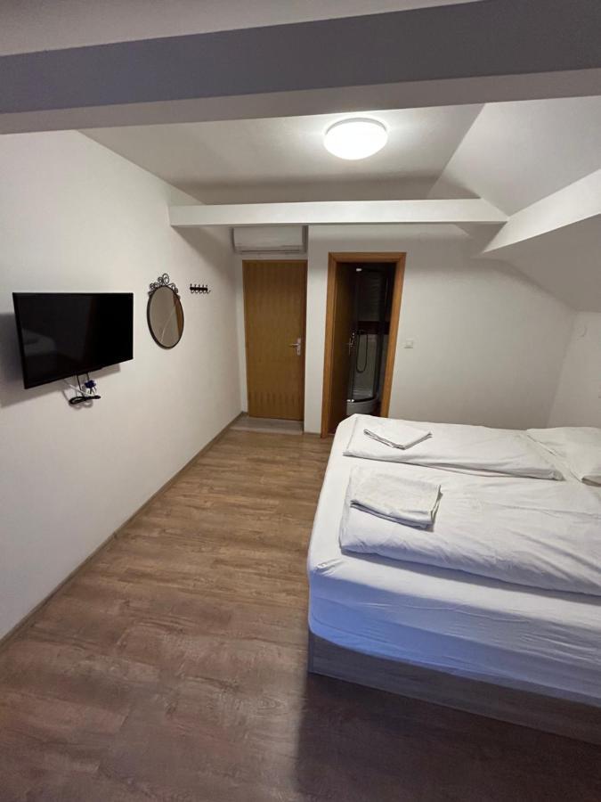 Sobe Zimmer Frei Pozega Zewnętrze zdjęcie