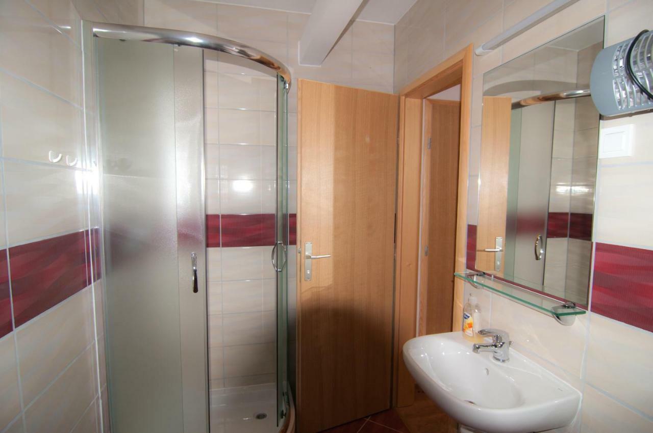 Sobe Zimmer Frei Pozega Zewnętrze zdjęcie